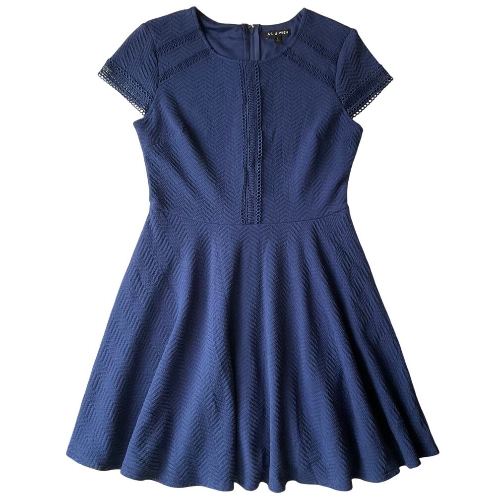 As U Wish Women Dress size L ShortSleeve Crewneck Lace Detail Knee Length, Blue